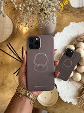 Load image into Gallery viewer, Minimalist circle line art case