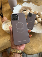Load image into Gallery viewer, Minimalist circle line art case