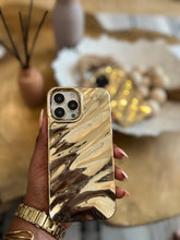 Load image into Gallery viewer, Gorgeous Gold wavy case