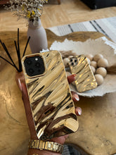 Load image into Gallery viewer, Gorgeous Gold wavy case