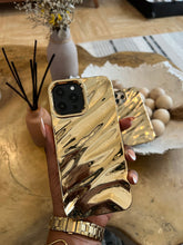 Load image into Gallery viewer, Gorgeous Gold wavy case