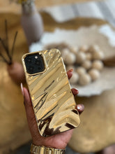 Load image into Gallery viewer, Gorgeous Gold wavy case
