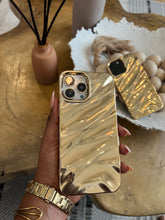 Load image into Gallery viewer, Gorgeous Gold wavy case