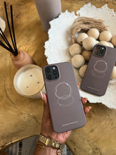 Load image into Gallery viewer, Minimalist circle line art case