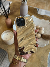 Load image into Gallery viewer, Gorgeous Gold wavy case
