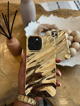 Load image into Gallery viewer, Gorgeous Gold wavy case