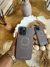 Load image into Gallery viewer, Minimalist circle line art case