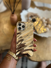 Load image into Gallery viewer, Gorgeous Gold wavy case