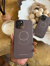 Load image into Gallery viewer, Minimalist circle line art case