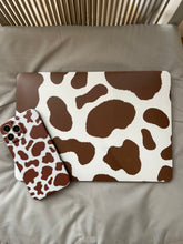 Load image into Gallery viewer, Cow print phone case