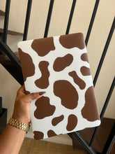 Load image into Gallery viewer, COWPRINT CASE with matching keyboard cover ✨