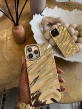 Load image into Gallery viewer, Gorgeous Gold wavy case