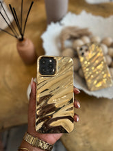 Load image into Gallery viewer, Gorgeous Gold wavy case