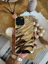 Load image into Gallery viewer, Gorgeous Gold wavy case