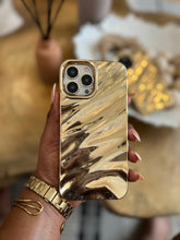 Load image into Gallery viewer, Gorgeous Gold wavy case