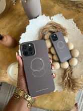 Load image into Gallery viewer, Minimalist circle line art case