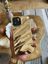 Load image into Gallery viewer, Gorgeous Gold wavy case