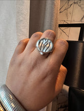 Load image into Gallery viewer, Premium Sliver Timepiece Rings ( swirl )