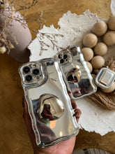 Load image into Gallery viewer, Luxury sliver case (can be bought with or without the popsocket)