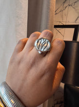 Load image into Gallery viewer, Premium Sliver Timepiece Rings ( swirl )