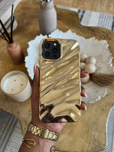 Load image into Gallery viewer, Gorgeous Gold wavy case