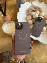 Load image into Gallery viewer, Minimalist circle line art case