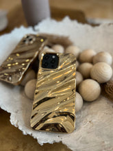 Load image into Gallery viewer, Gorgeous Gold wavy case