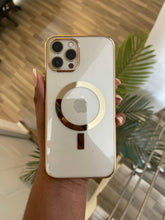 Load image into Gallery viewer, Luxury Gold  Transparent MagSafe phone case