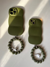 Load image into Gallery viewer, Luxury wave case with Bead bracelet grip