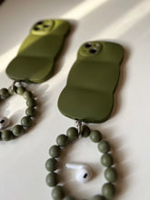 Load image into Gallery viewer, Luxury wave case with Bead bracelet grip