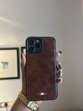 Load image into Gallery viewer, LUXURY LEATHER PHONECASE (BROWN)