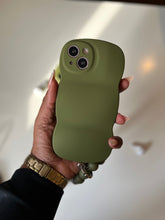 Load image into Gallery viewer, Luxury wave case with Bead bracelet grip