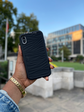 Load image into Gallery viewer, SHOCKPROOF ARMOUR CASE (Black)