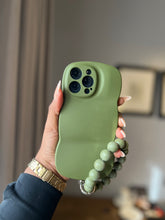 Load image into Gallery viewer, Luxury wave case with Bead bracelet grip