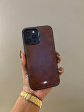 Load image into Gallery viewer, LUXURY LEATHER PHONECASE (BROWN)