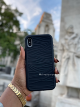 Load image into Gallery viewer, SHOCKPROOF ARMOUR CASE (Black)