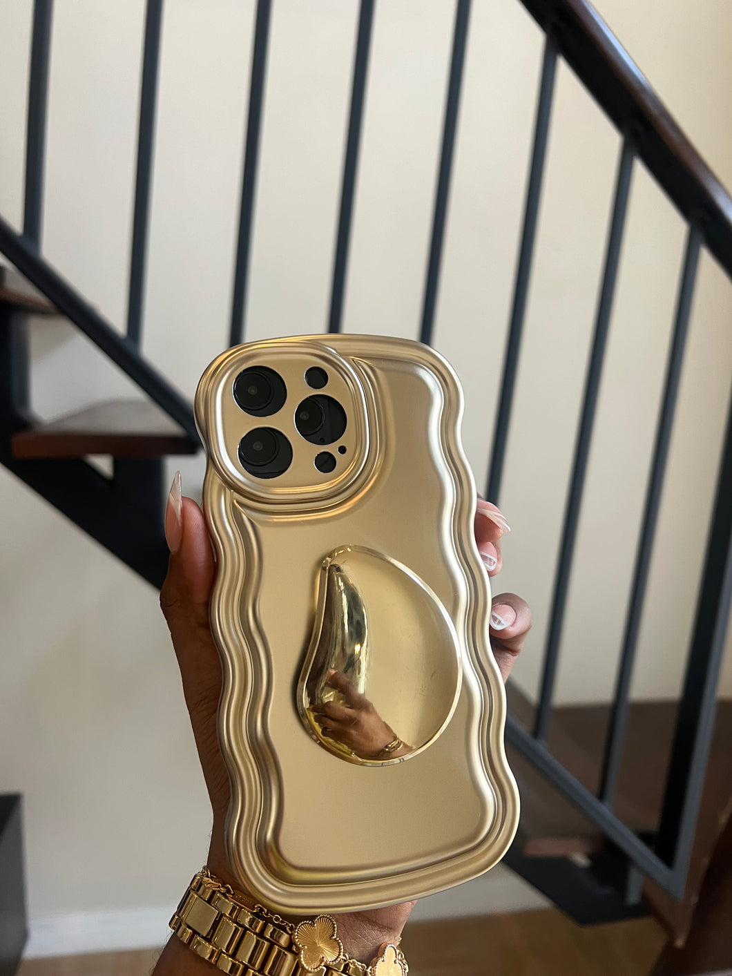 Luxury Gold  case (can be bought with or without the popsocket)