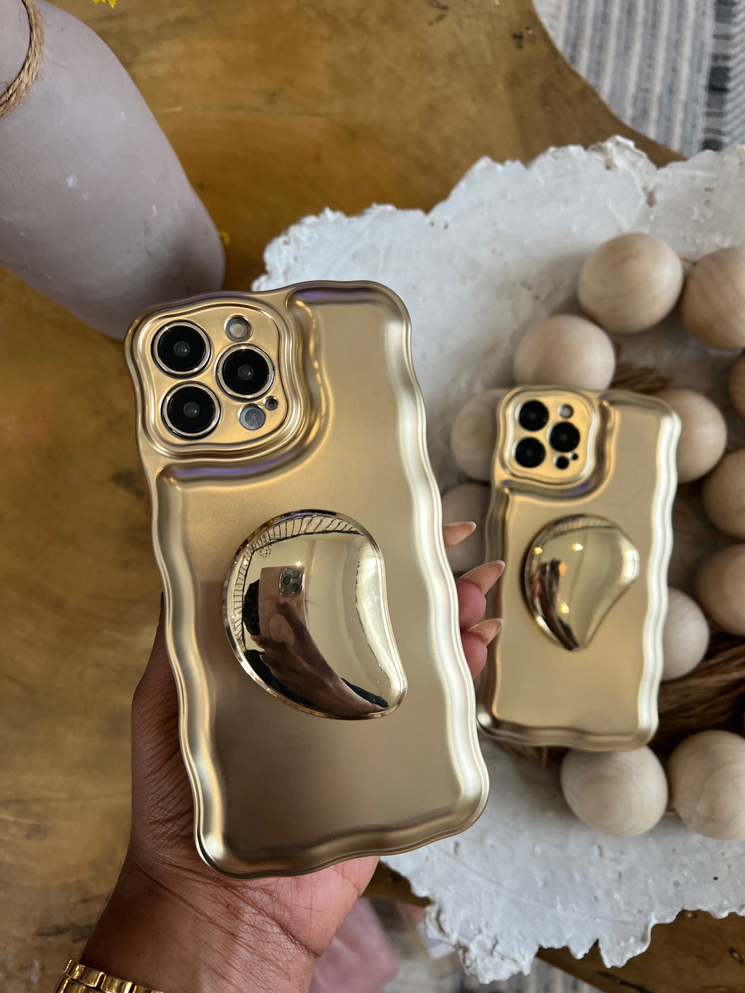 Luxury Gold  case (can be bought with or without the popsocket);