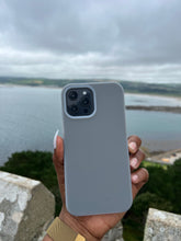 Load image into Gallery viewer, Grey Premium silicone apple case
