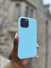 Load image into Gallery viewer, Baby blue Premium silicone apple case
