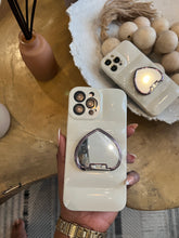 Load image into Gallery viewer, Begie Puffer case with mirror stand
