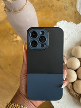 Load image into Gallery viewer, Two Toned silicone case(Black and Blue)
