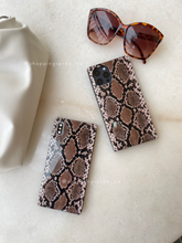 Load image into Gallery viewer, Luxury Brown snake print phonecase case
