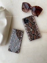 Load image into Gallery viewer, Luxury Brown snake print phonecase case
