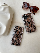 Load image into Gallery viewer, Luxury Brown snake print phonecase case
