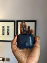 Load image into Gallery viewer, Leather airpod case (Blue)
