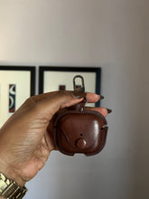 Load image into Gallery viewer, Leather airpod case (Brown)
