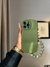 Load image into Gallery viewer, Luxury wave case with Bead bracelet grip
