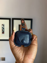 Load image into Gallery viewer, Leather airpod case (Blue)
