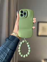 Load image into Gallery viewer, Luxury wave case with Bead bracelet grip
